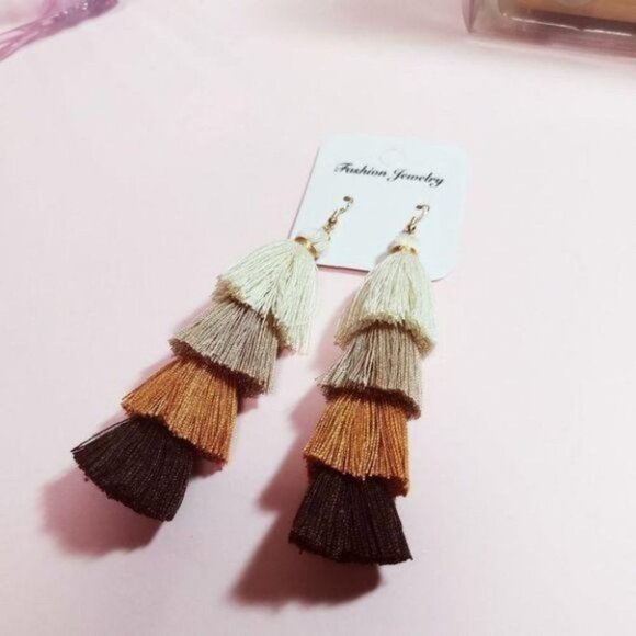 Multiple Layers Bohemian Tassel Earrings - Picture 7 of 8